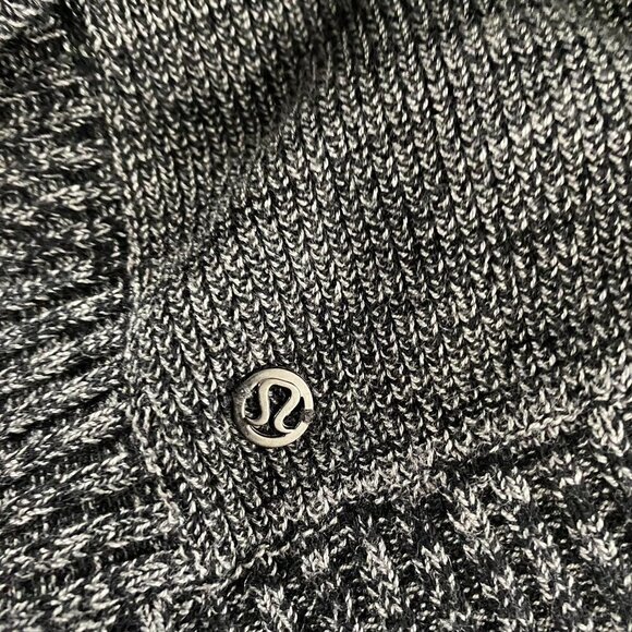 Lululemon Divinity Scarf Poncho Black Heathered Core Medium Grey One Size FS-974 - Picture 6 of 8